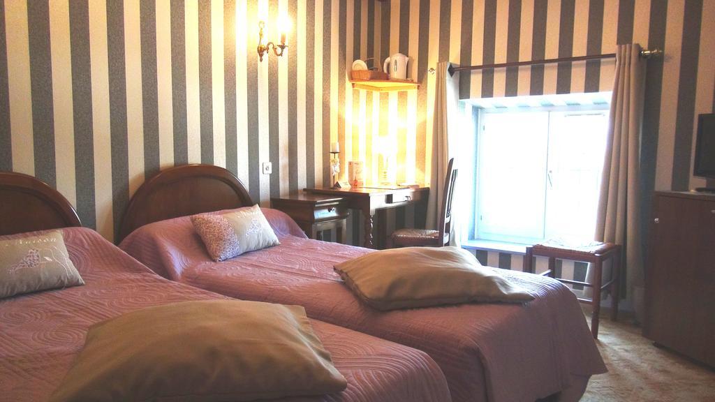Hotel Le Clos Du Montvinage Étréaupont Habitación foto