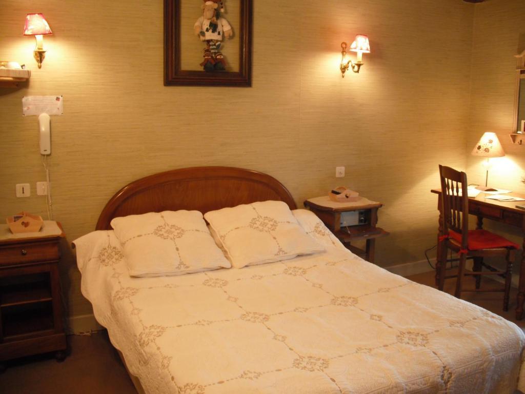 Hotel Le Clos Du Montvinage Étréaupont Habitación foto